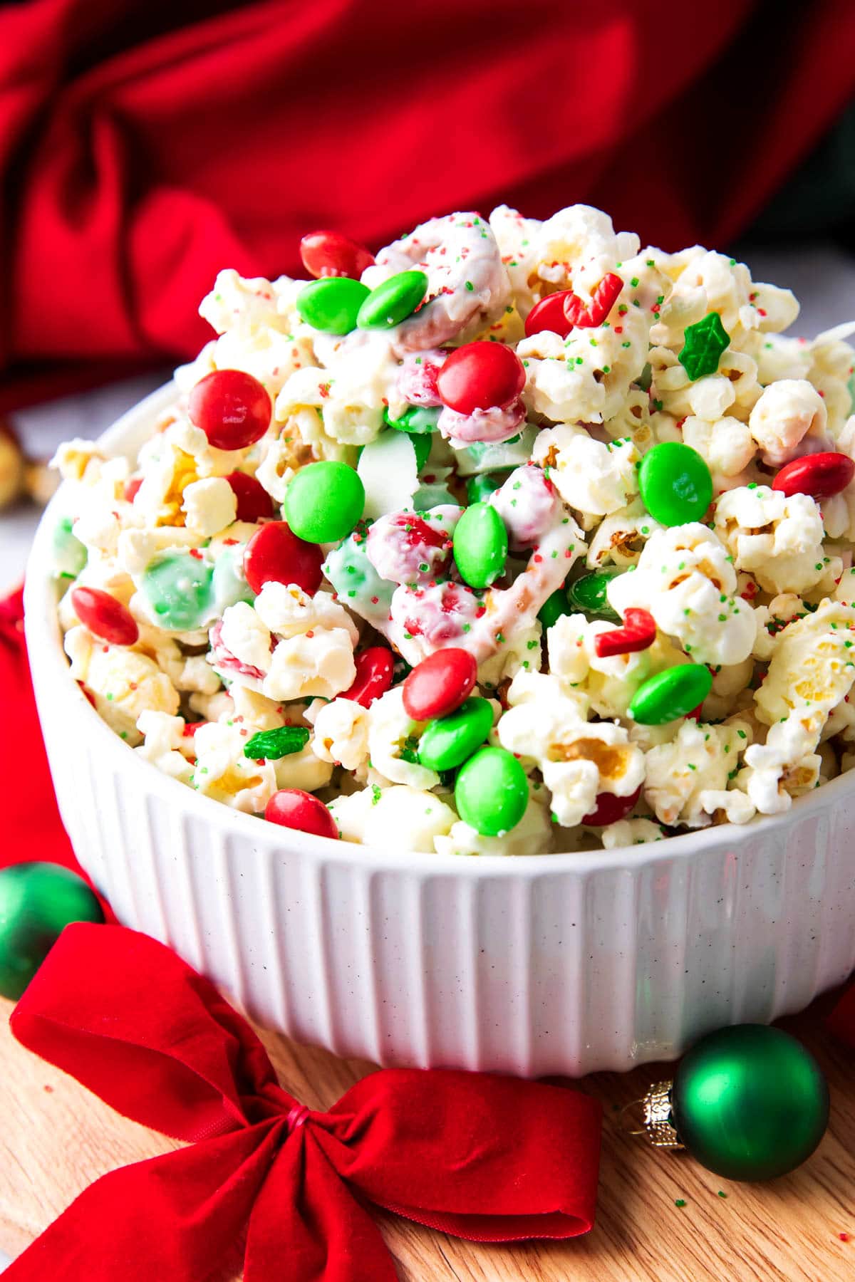 White Chocolate Christmas Popcorn: A Sweet & Salty 5-Minute Treat